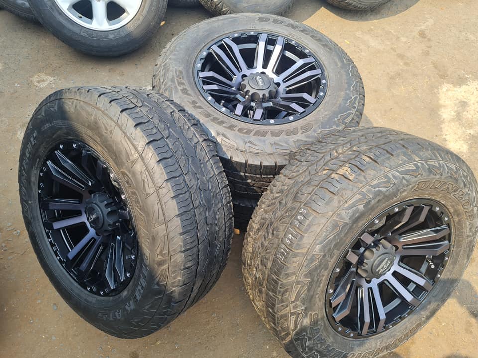 Bakkie mags size 17 pcd 6x139 they Toyota Hilux Gd6,Isuzu ,Colt,Ford Ranger - Private Seller