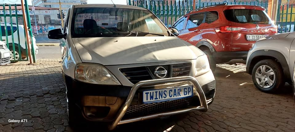 Nissan Np200 1.6i Manual petrol