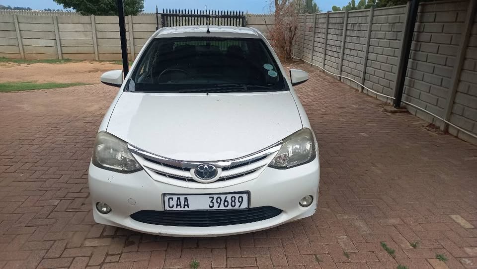 TOYOTA ETIOS SEDAN