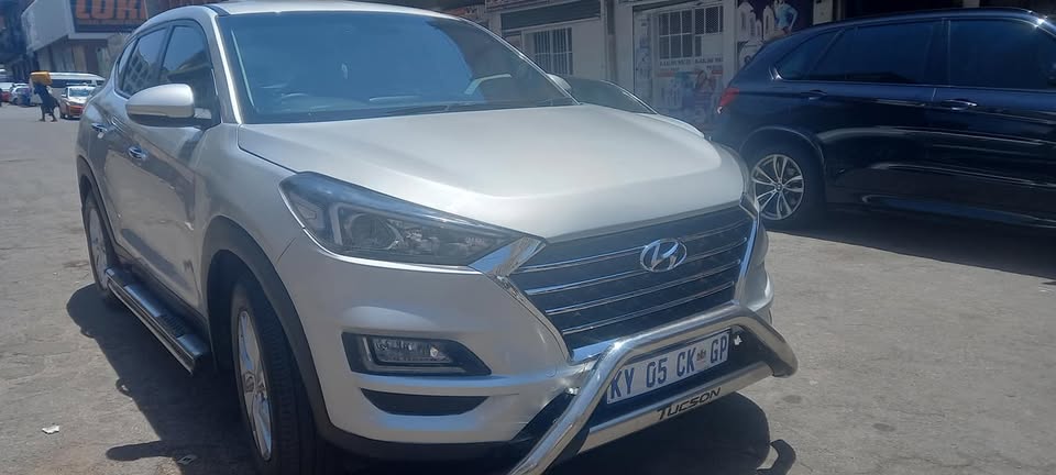 2020 HYUNDAI TUCSON 2.0 PETROL, AUTOMATIC TRANSMISSION, SILVER COLOUR, MILEAGE 64000KM