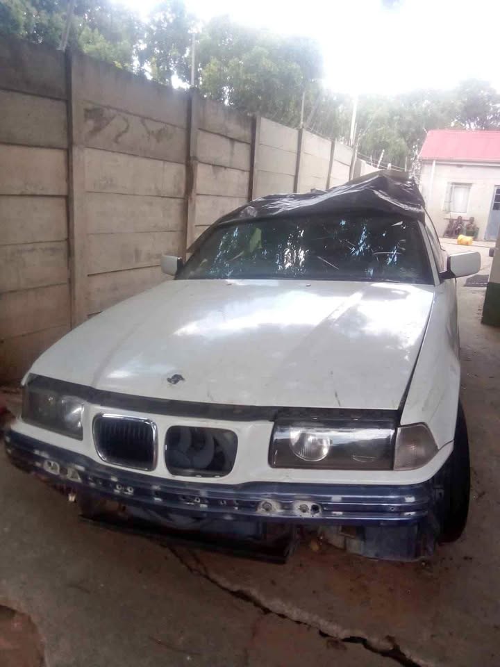 BMW 3 series E36 328i convertible striping for parts/spares - Private Seller BMW 3 series E36 328i convertible striping for parts/spares - Private Seller