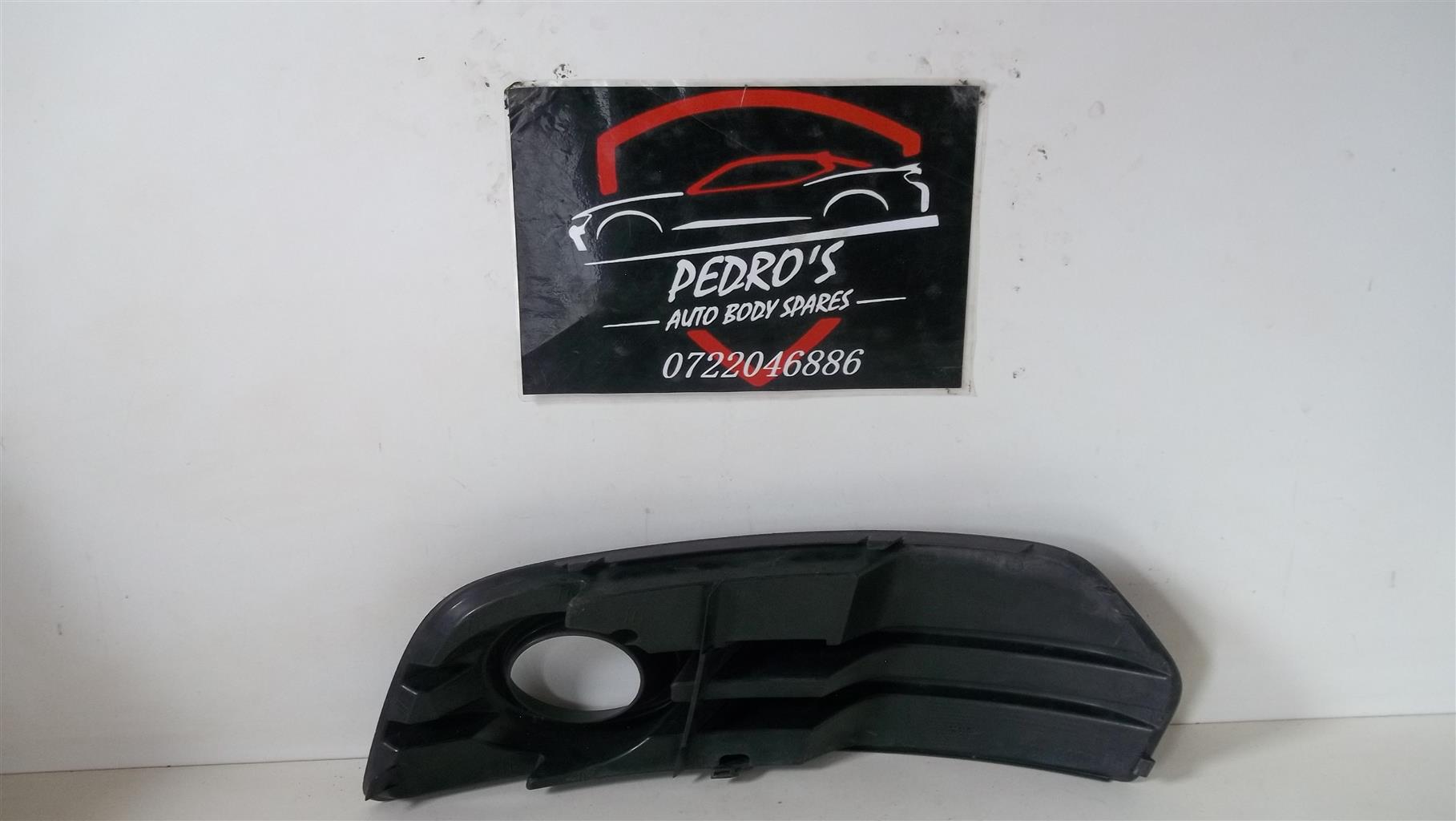 Audi Q5 left fog light cover - Private Seller Audi Q5 left fog light cover - Private Seller
