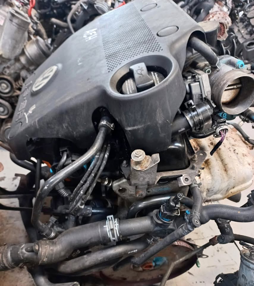 GOLF 4 1.6 4 CYL Petrol Engine (AEH) - Private Seller GOLF 4 1.6 4 CYL Petrol Engine (AEH) - Private Seller
