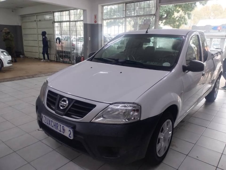 2017 NISSAN NP 200 1.6 MANUAL