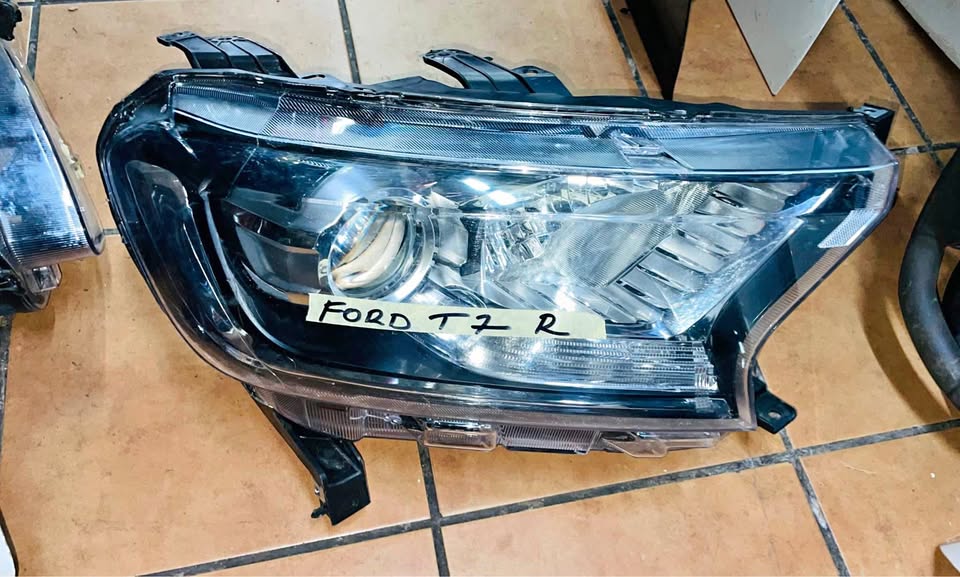 Ford Ranger T7 headlight - Private Seller Ford Ranger T7 headlight - Private Seller