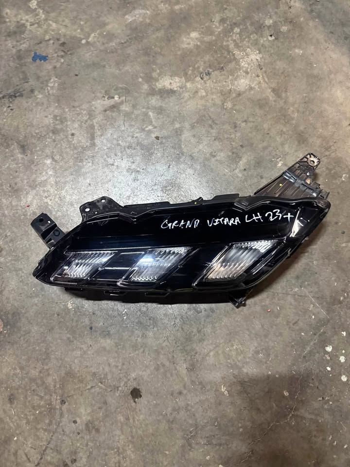 Grand Vitara Left Upper Headlight DRL - Private Seller Grand Vitara Left Upper Headlight DRL - Private Seller