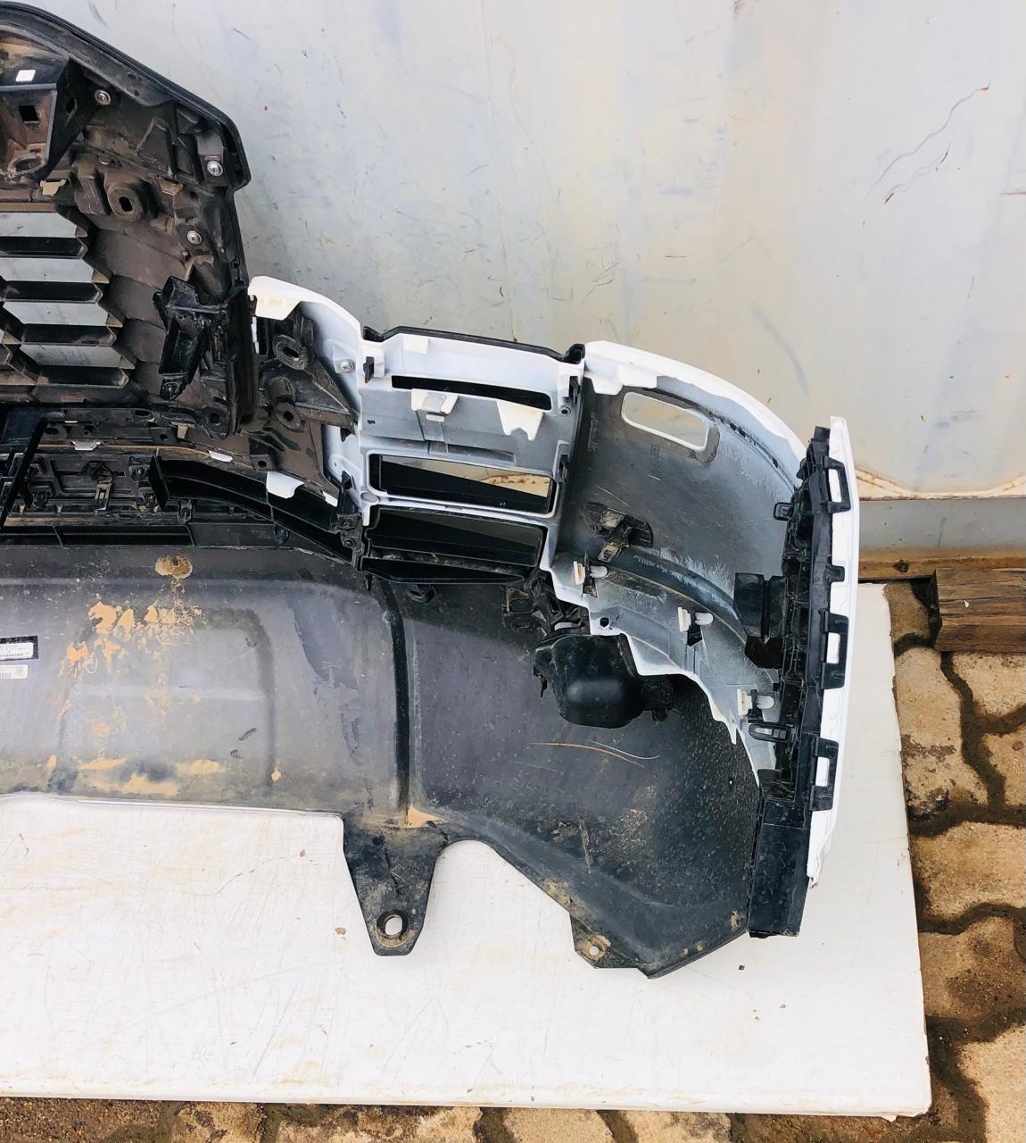 Land Cruiser L300 complete front bumper (2021) - Private Seller Land Cruiser L300 complete front bumper (2021) - Private Seller