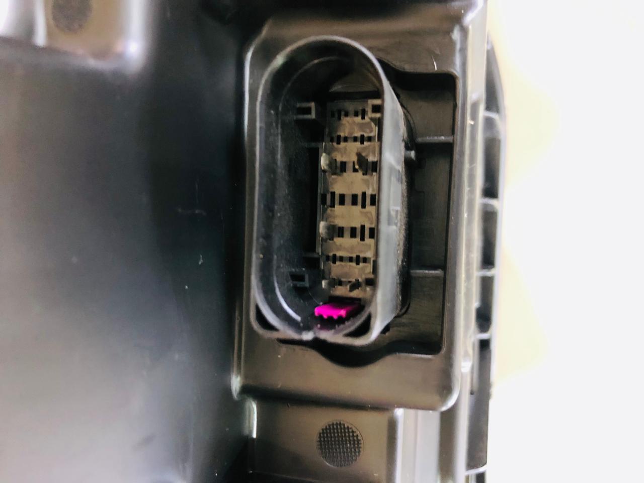 Volvo XC90 left and right side Full LED xenon headlights taking 1 ballasts - Private Seller Volvo XC90 left and right side Full LED xenon headlights taking 1 ballasts - Private Seller