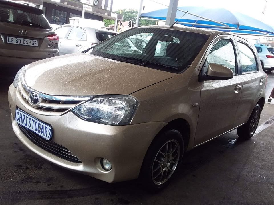 2013 Toyota Etios hatchback manual 2013