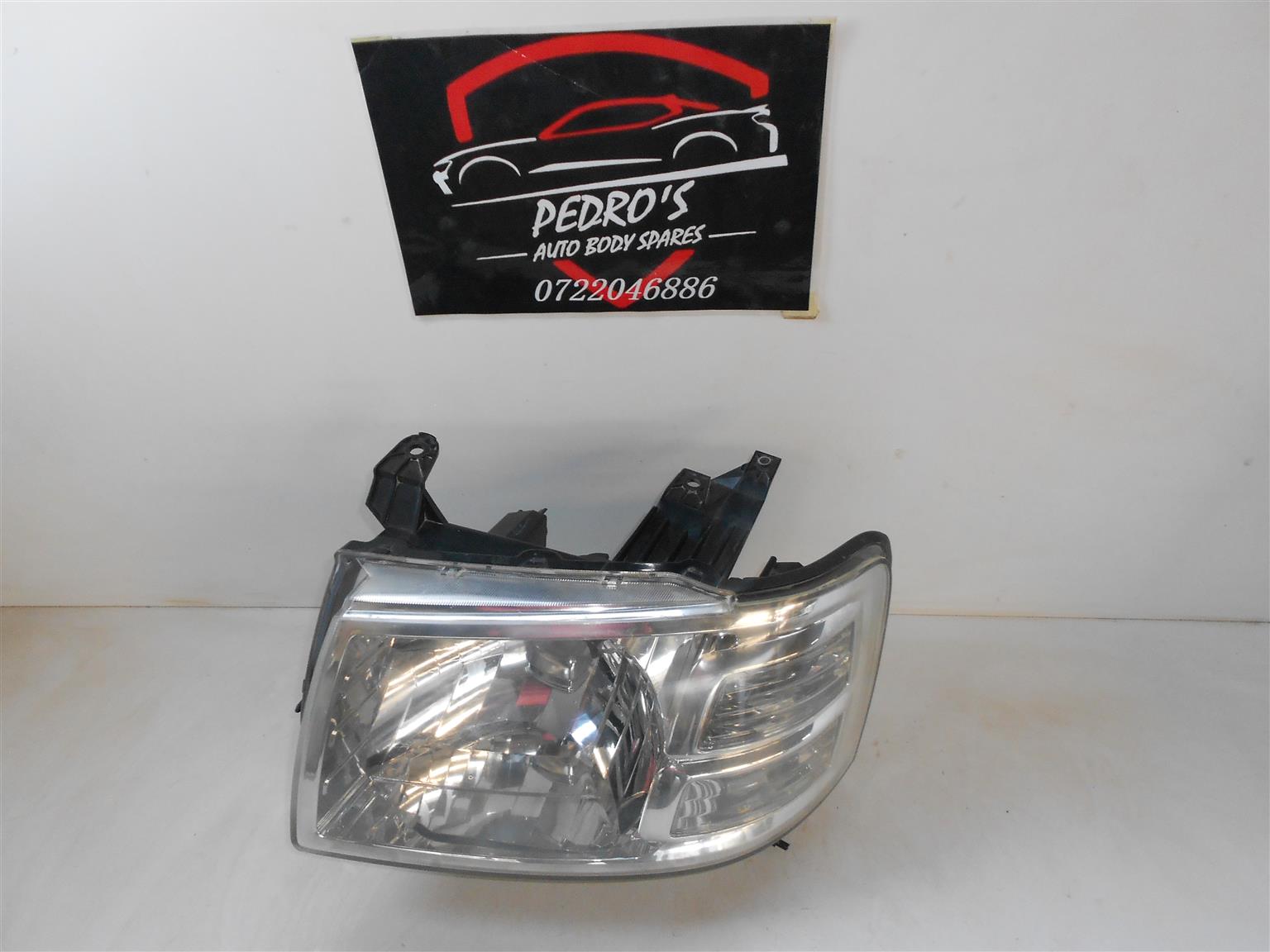 Ford Ranger T4 Preface Left side Headlight