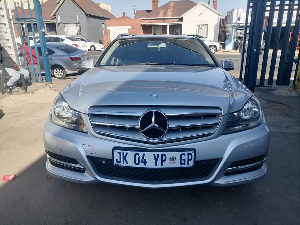 2013 Mercedes Benz C200 leather seat and Automatic