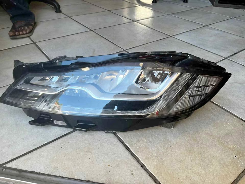 Jaguar F type 2018 model left head light - Private Seller Jaguar F type 2018 model left head light - Private Seller