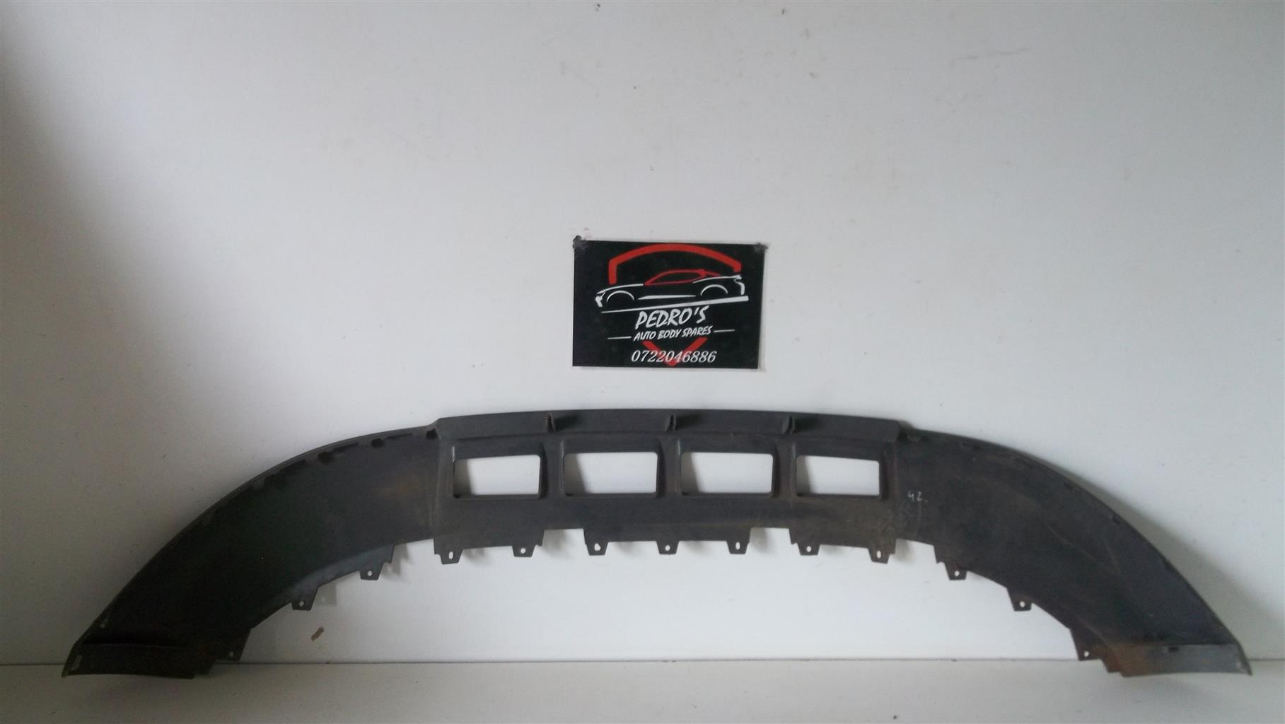 Audi Q5 front bumper lower centre spoiler - Private Seller Audi Q5 front bumper lower centre spoiler - Private Seller