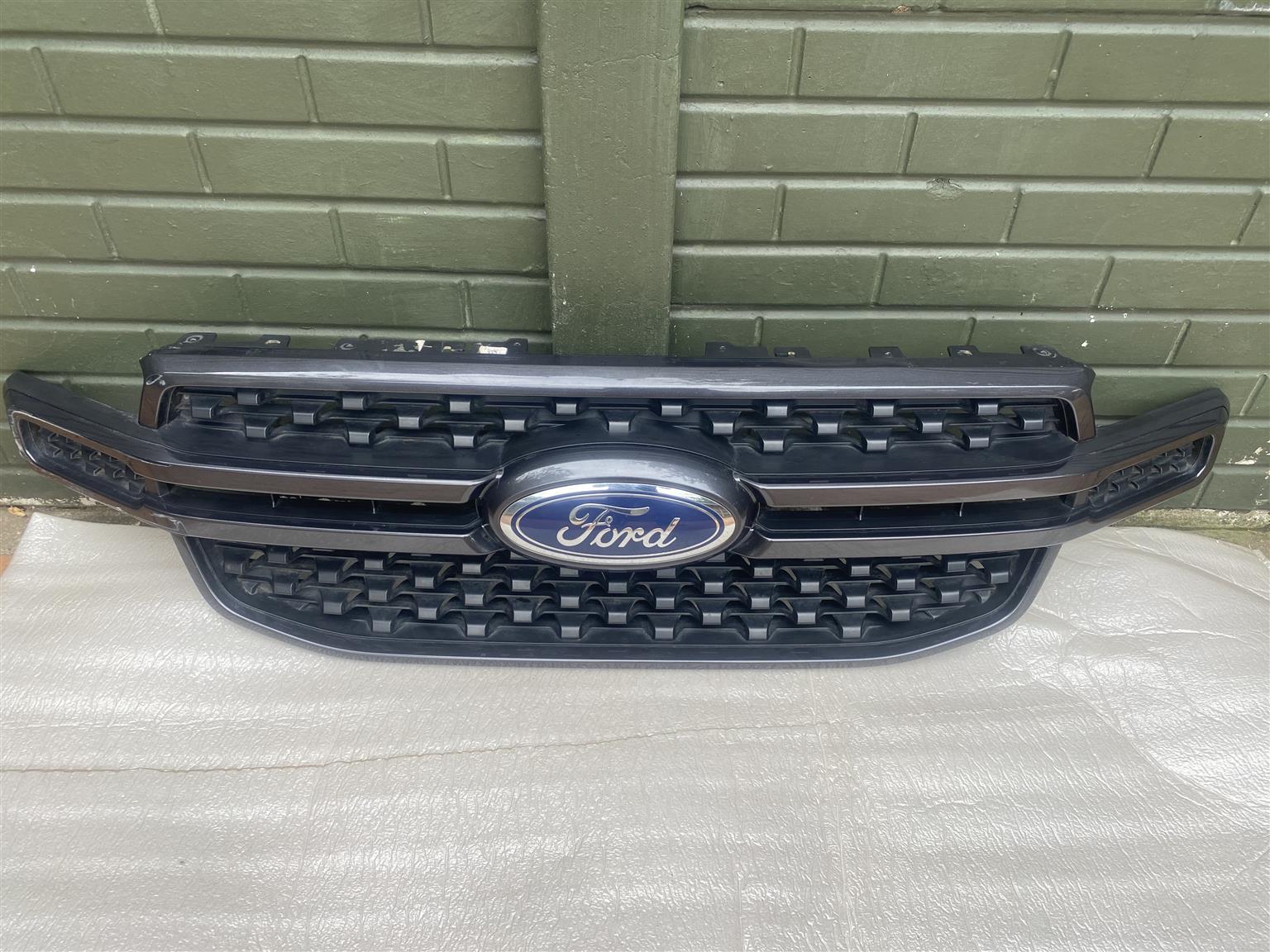 2025 FORD RANGER T9 RADIATOR GRILLE FOR SALE. IN PRISTINE CONDITION - Private Seller 2025 FORD RANGER T9 RADIATOR GRILLE FOR SALE. IN PRISTINE CONDITION - Private Seller