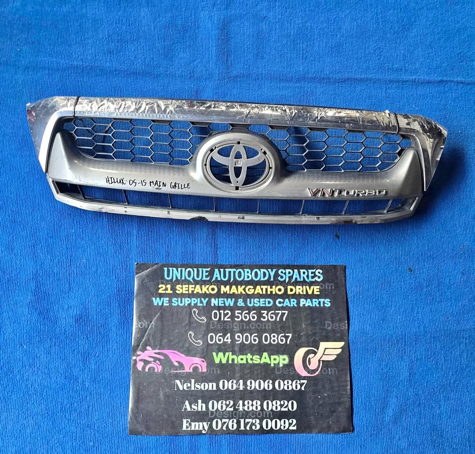 Toyota Hilux Main Front Bumper Grill