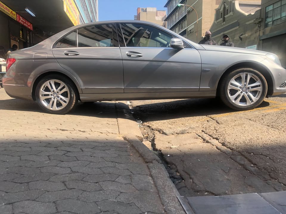 2012 MERCEDES  BENZ C180