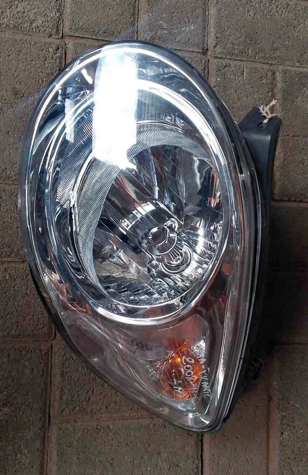 Kia Picanto 2008-2001 headlight - Private Seller Kia Picanto 2008-2001 headlight - Private Seller