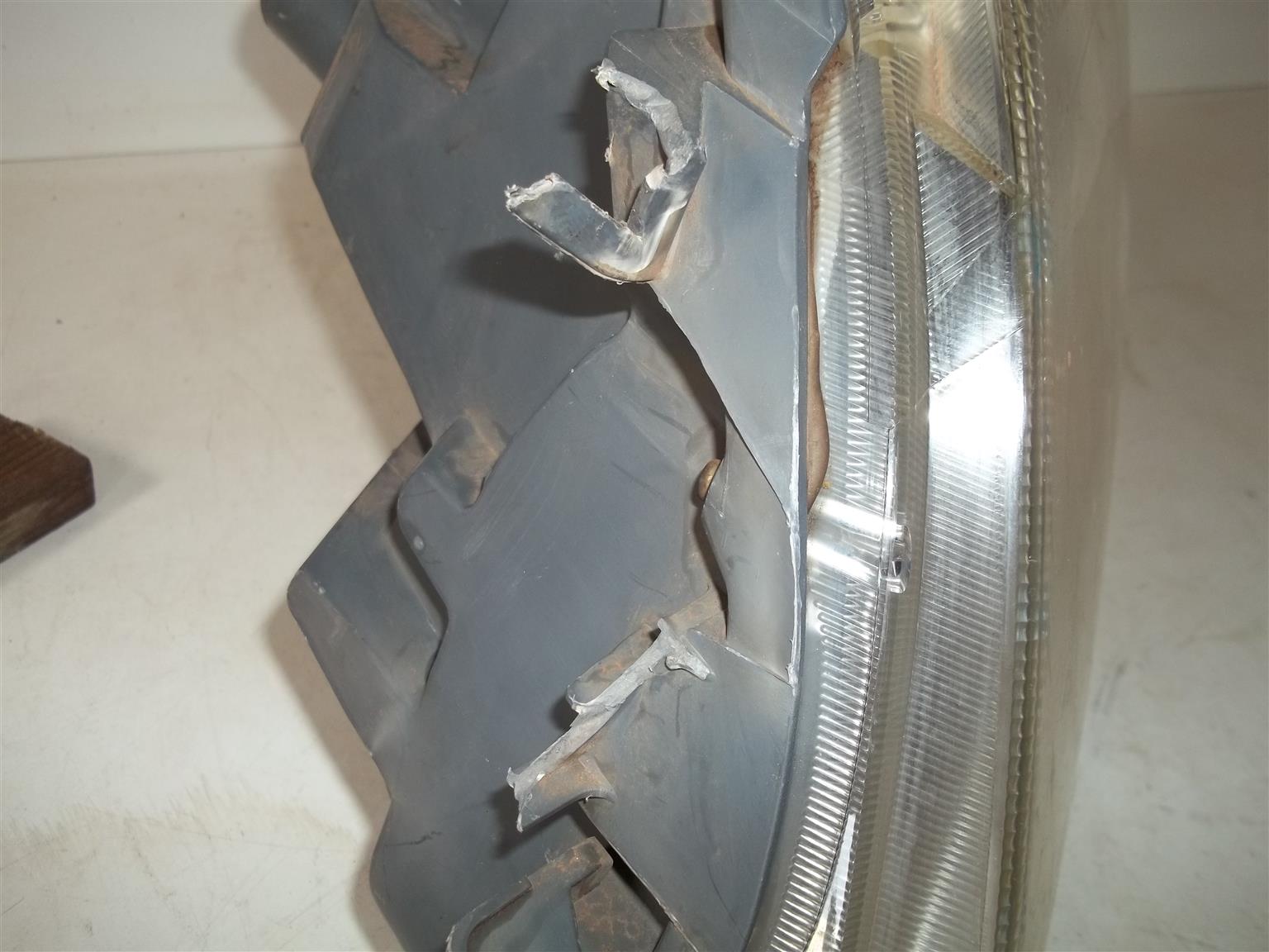 Nissan Livina '07-'13 left headlight - Private Seller Nissan Livina '07-'13 left headlight - Private Seller