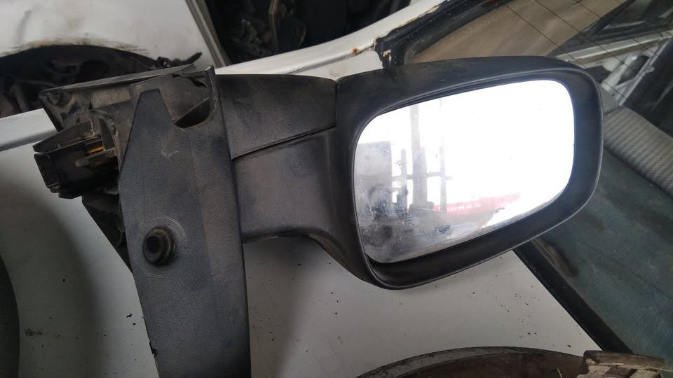 RENAULT SCENIC ELECTRIC SIDE MIRROR FOR SALE - Private Seller RENAULT SCENIC ELECTRIC SIDE MIRROR FOR SALE - Private Seller