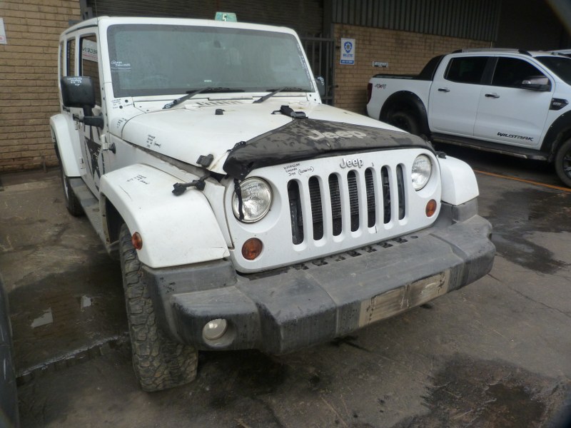 Jeep Wrangler 3.6 Sahara Unlimited AT White - 2013 STRIPPING FOR SPARES - Private Seller
