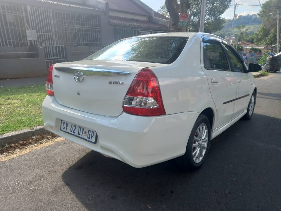 2014 Toyota Etios Sedan 1.5 Sport Petrol, Manual, White Color, Mileage