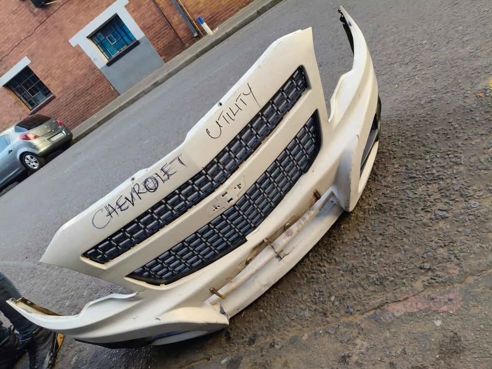 CHEVROLET UTILITY FULL FRONT BUMPER - Private Seller