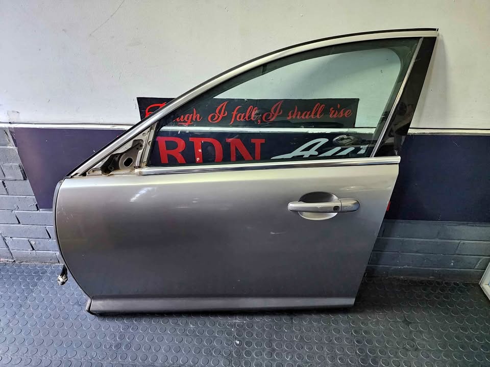 JAGUAR XF DOOR - FRONT LEFT - Private Seller