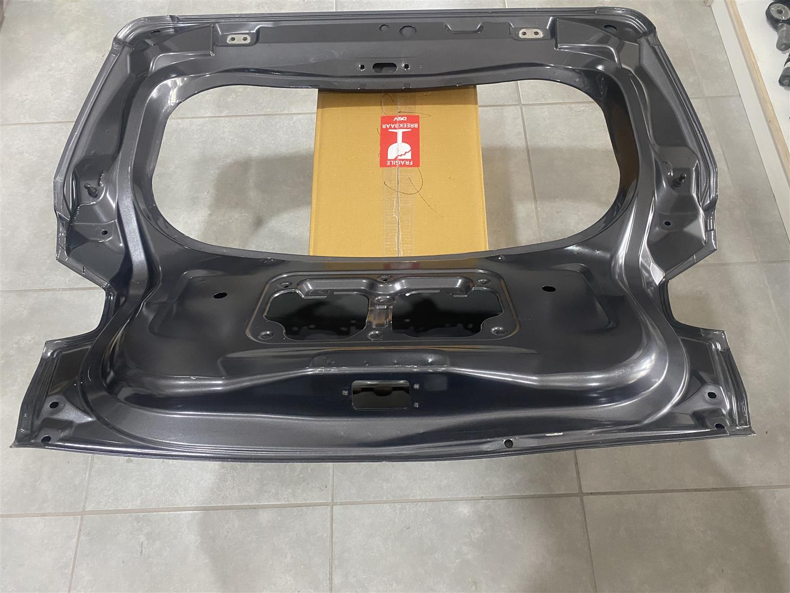 2024 SUZUKI S-PRESSO TAILGATE SHELL FOR SALE. IN EXCELLENT CONDITION - Private Seller 2024 SUZUKI S-PRESSO TAILGATE SHELL FOR SALE. IN EXCELLENT CONDITION - Private Seller