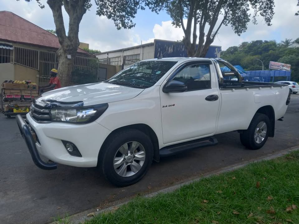 2018 Toyota Hilux Single Cab 2.4 GD6 SRX Diesel, Manual 4x4,