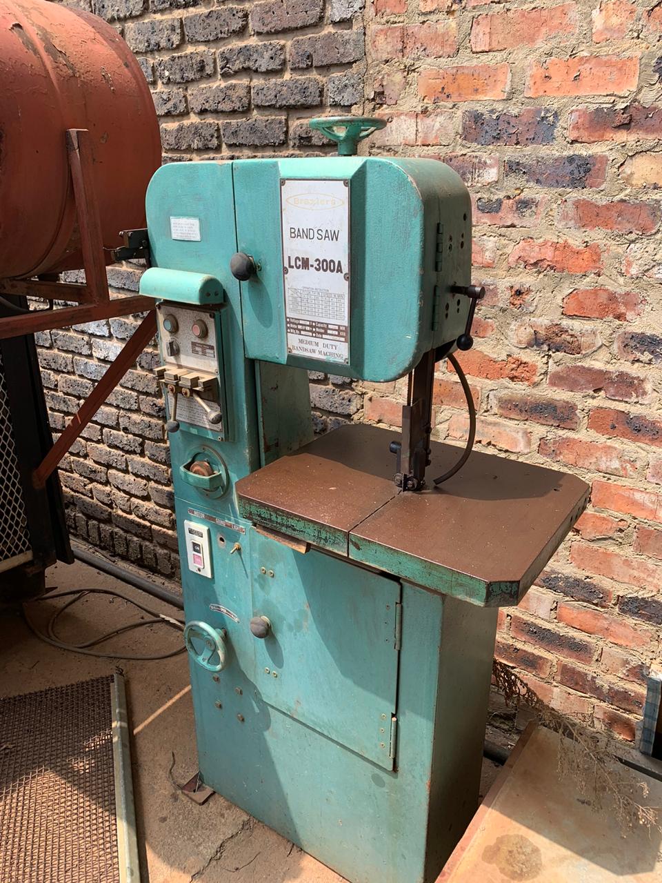 Bandsaw Lcm300a Junk Mail