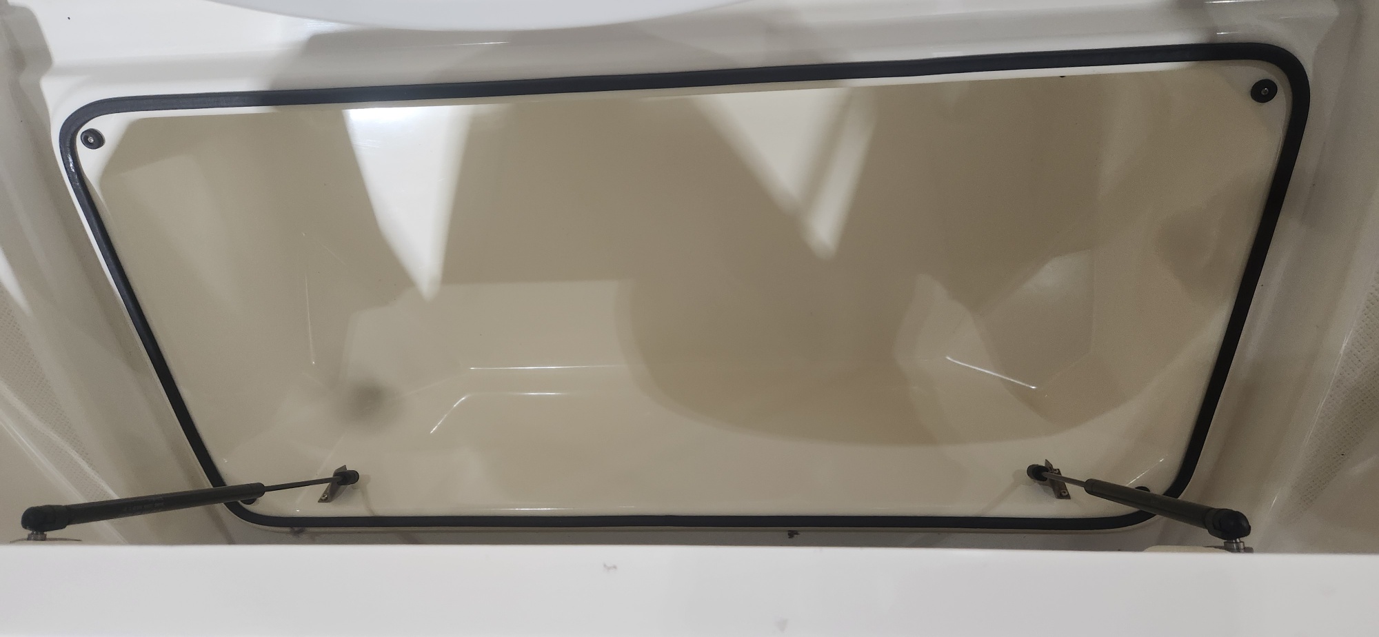 QUICKSILVER 555 OPEN ON TRAILER 130 HP YAMAHA 4 STROKE