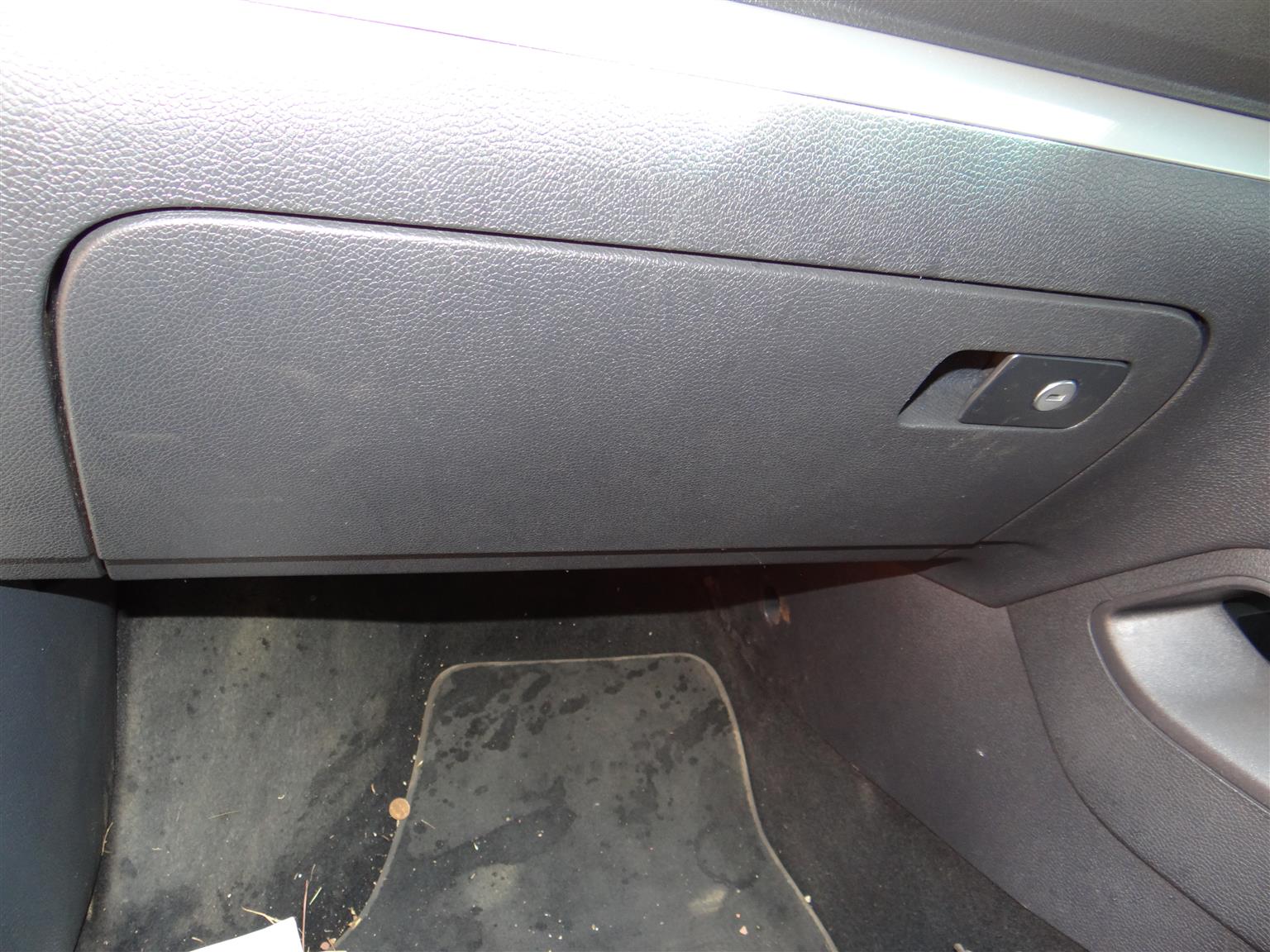 VW Scirocco glove box VW Scirocco glove box