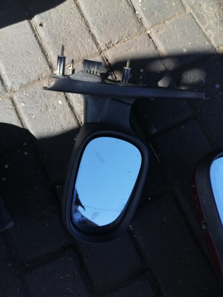 Renault scenic 1 side mirrors - Private Seller Renault scenic 1 side mirrors - Private Seller
