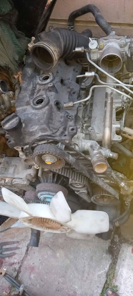 2012 Toyota hilux 2.5 d4d motor complete no injectors - Private Seller