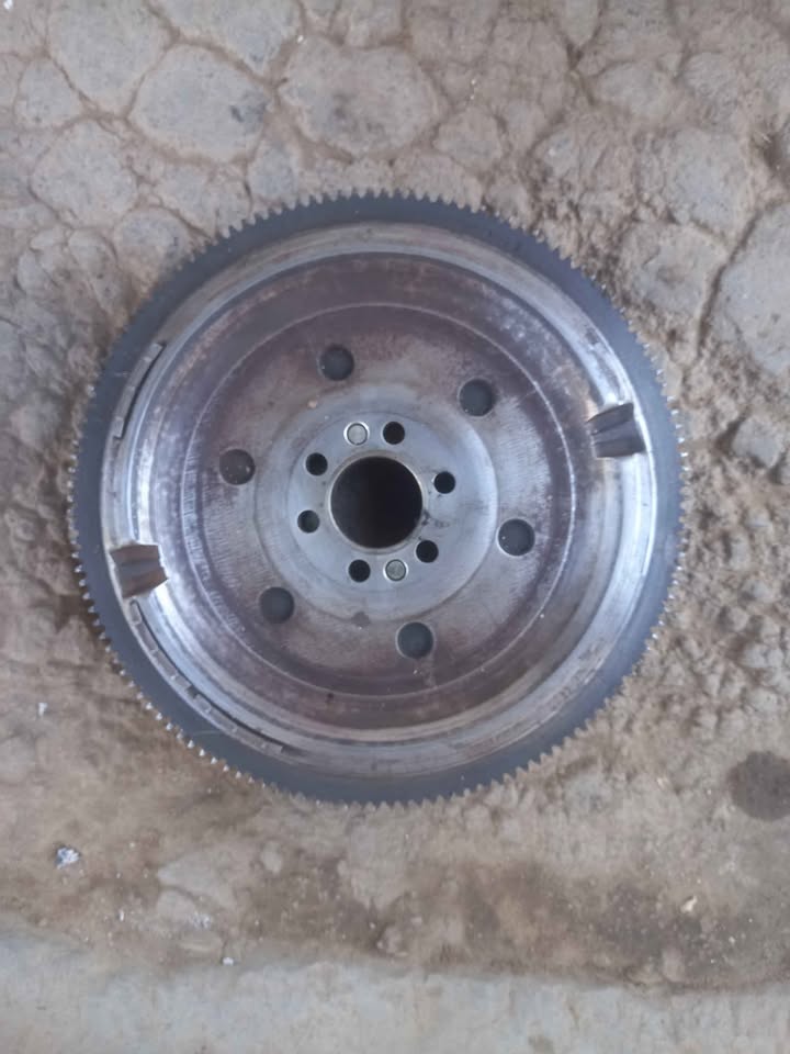AUDI ADR/APT DUAL MASS FLYWHEEL IN EXCELLENT CONDITION - Private Seller
