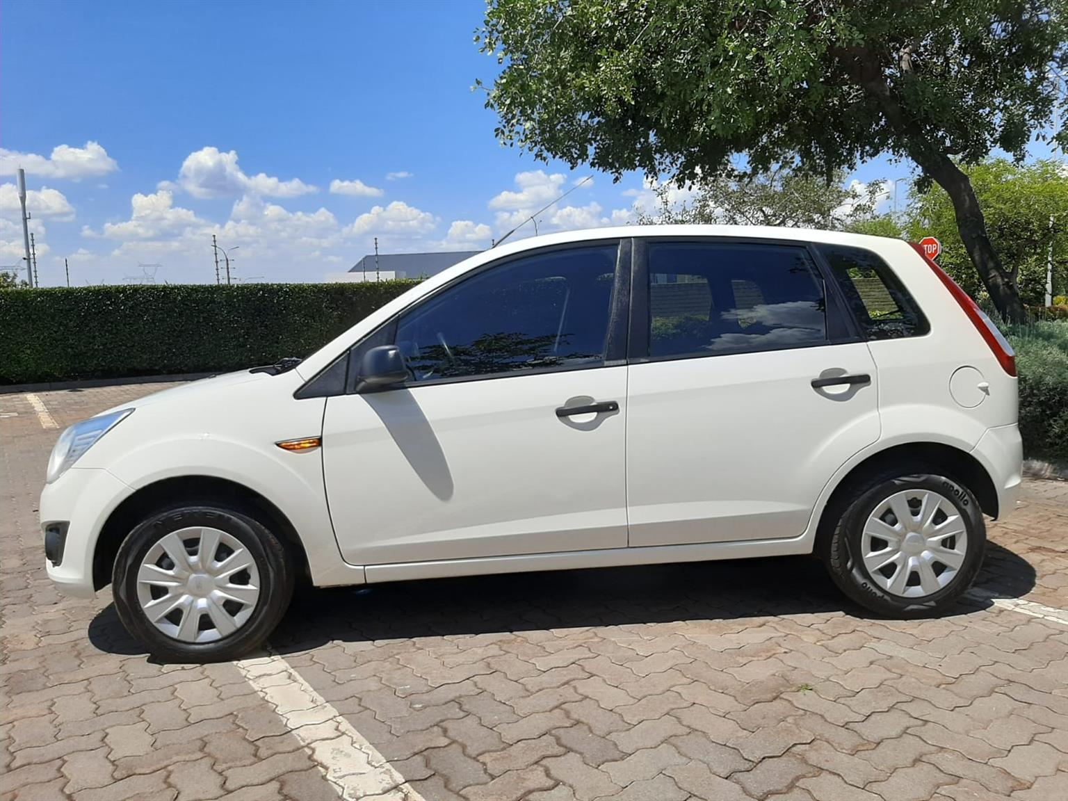 2016 Ford Figo Hatch 1.4i Ambiente | Junk Mail