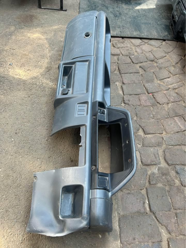 Suzuki Super Carry Dashboard For Sale @Circle 7 Used Parts Call Or WhatsApp 067 107 1116 - Private Seller