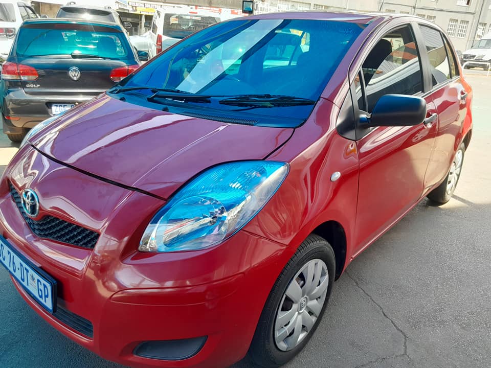 2011 TOYOTA YARIS T3 MANUAL