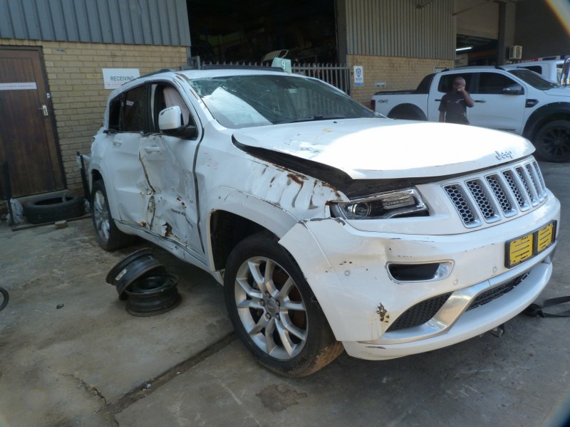 Jeep Grand Cherokee 3.6 LTD AT White - 2015 SPARESBOYZ STRIPPING FOR SPARES - Private Seller