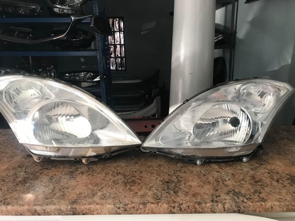 2015 Suzuki swift left and right headlight available for sale - Private Seller 2015 Suzuki swift left and right headlight available for sale - Private Seller