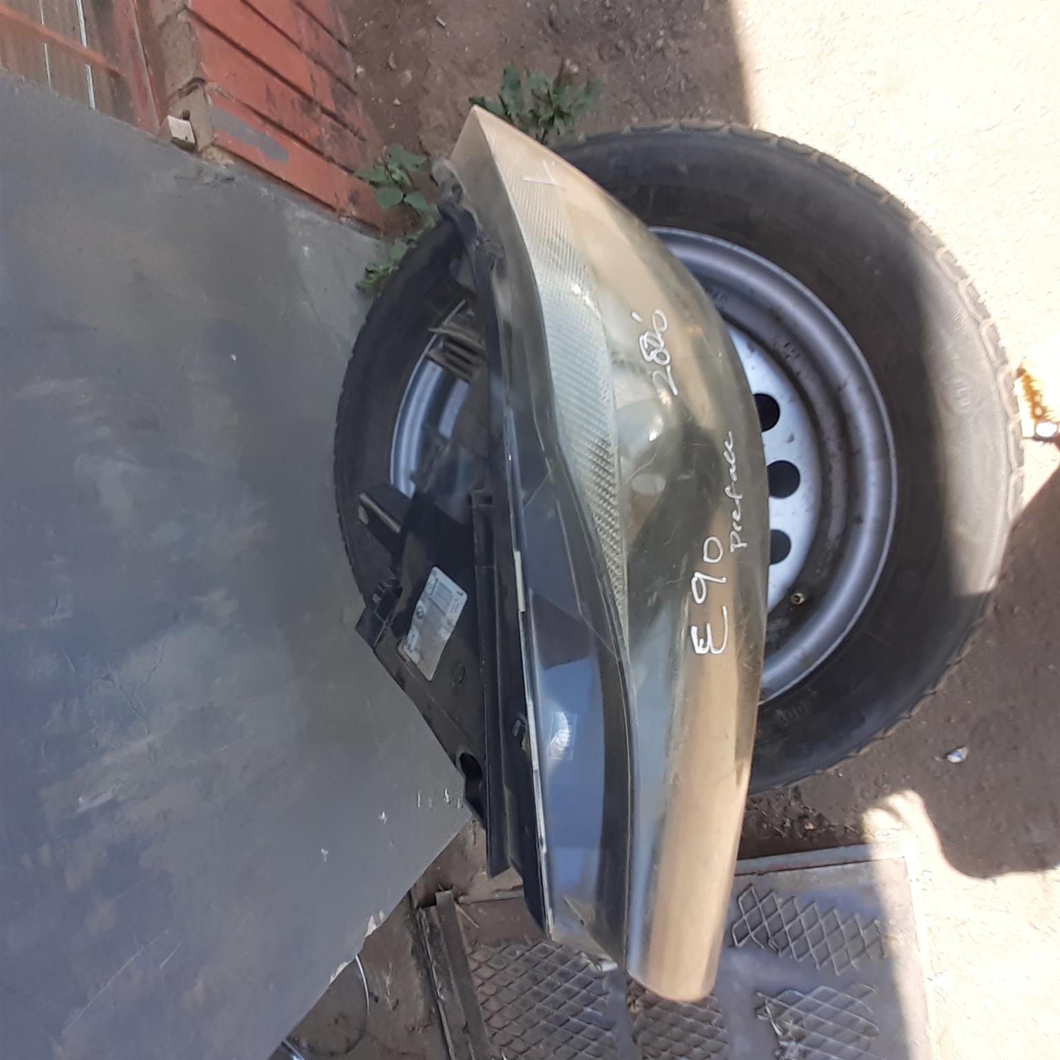 BMW E90 PREFACE 2005 RIGHT HEADLIGFOR SALE DELIVERY AVAILABLE COUNTRY WIDE - Private Seller BMW E90 PREFACE 2005 RIGHT HEADLIGFOR SALE DELIVERY AVAILABLE COUNTRY WIDE - Private Seller
