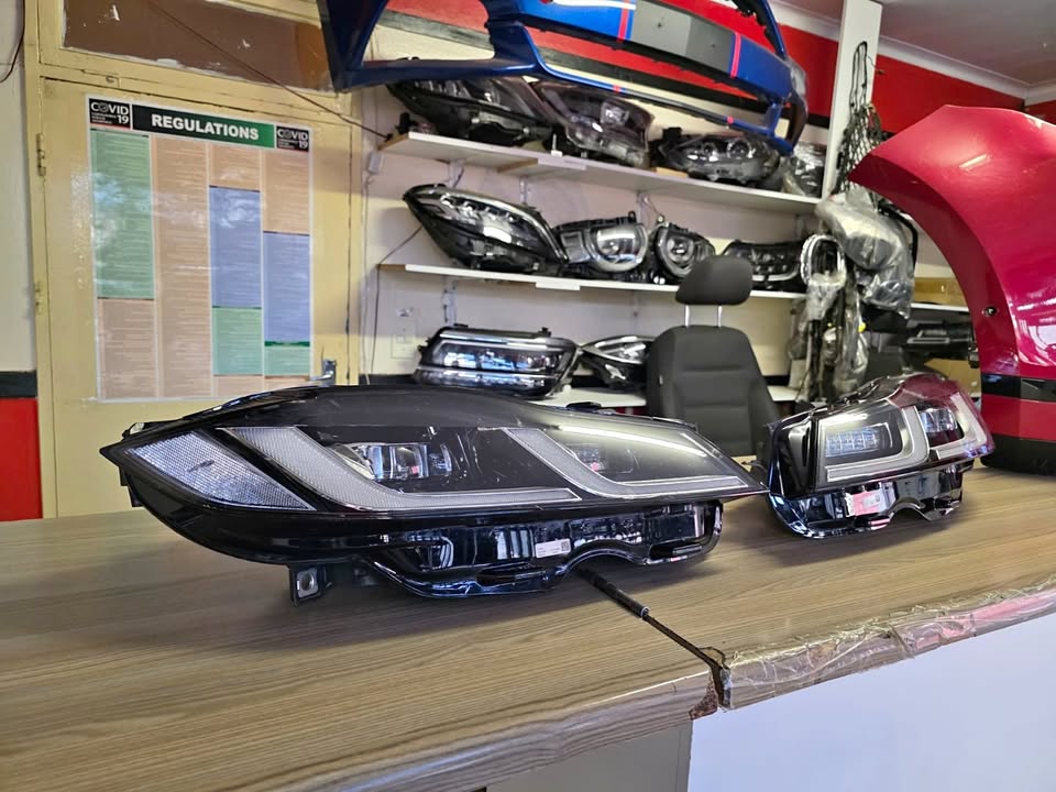 2021 JAGUAR XF F-PACE X260 761 HIGH MATRIX LEFT AND RIGHT HEADLIGHT IN BEAUTIFULL CONDITION - Private Seller 2021 JAGUAR XF F-PACE X260 761 HIGH MATRIX LEFT AND RIGHT HEADLIGHT IN BEAUTIFULL CONDITION - Private Seller
