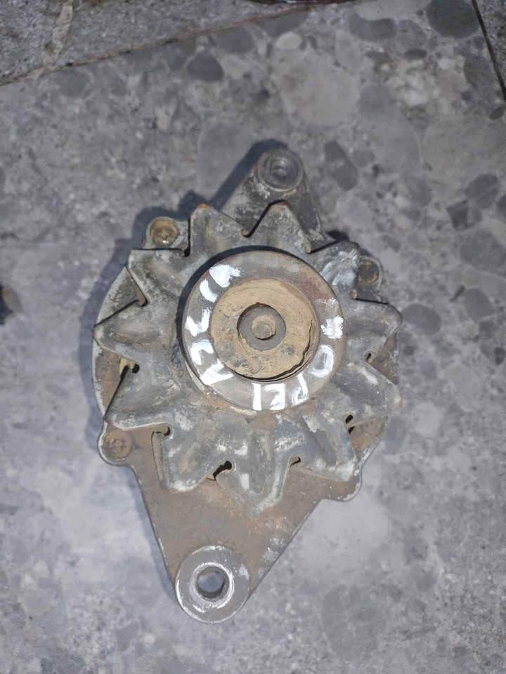 Opel Kadett/Astra Alternator - Private Seller Opel Kadett/Astra Alternator - Private Seller