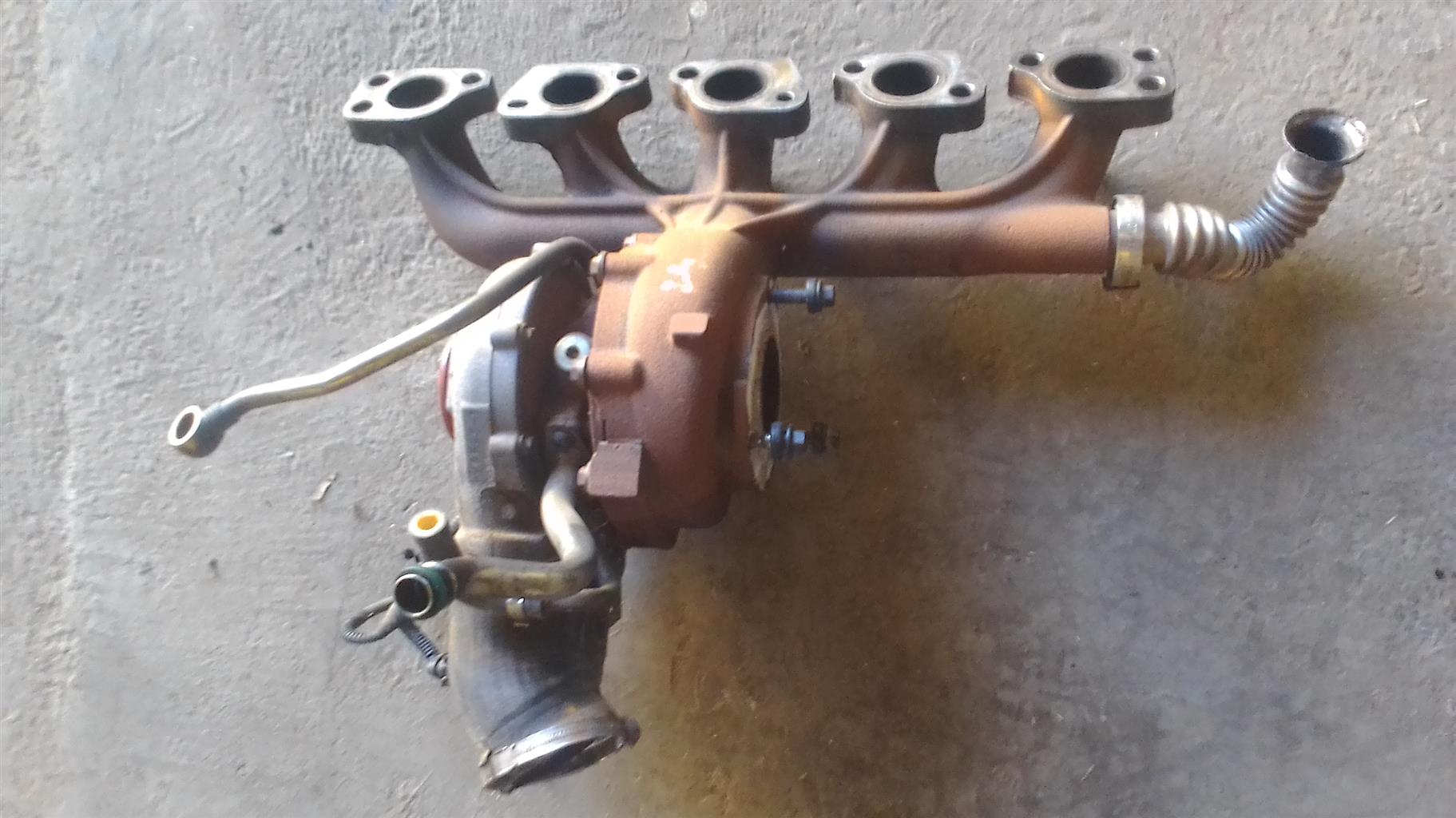 09' Volvo D5 complete turbo and manifold - Private Seller 09' Volvo D5 complete turbo and manifold - Private Seller