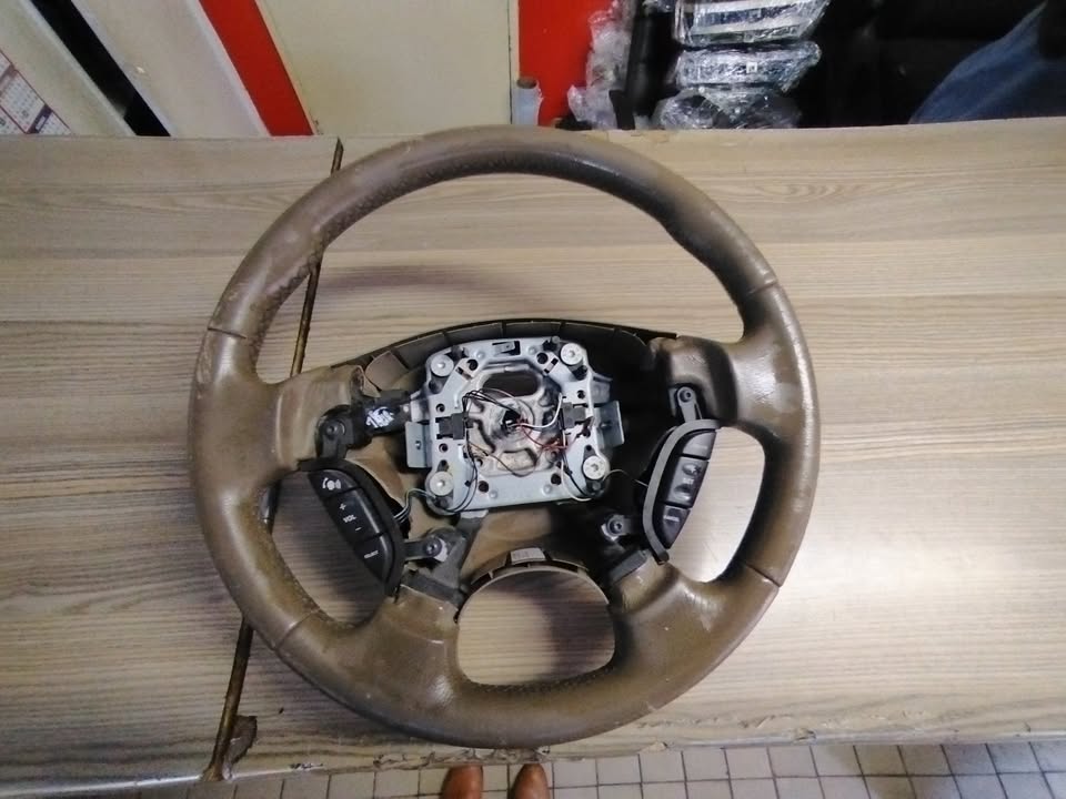 2011 JAGUAR STEERING WHEEL AVAILABLE FOR SALE - Private Seller