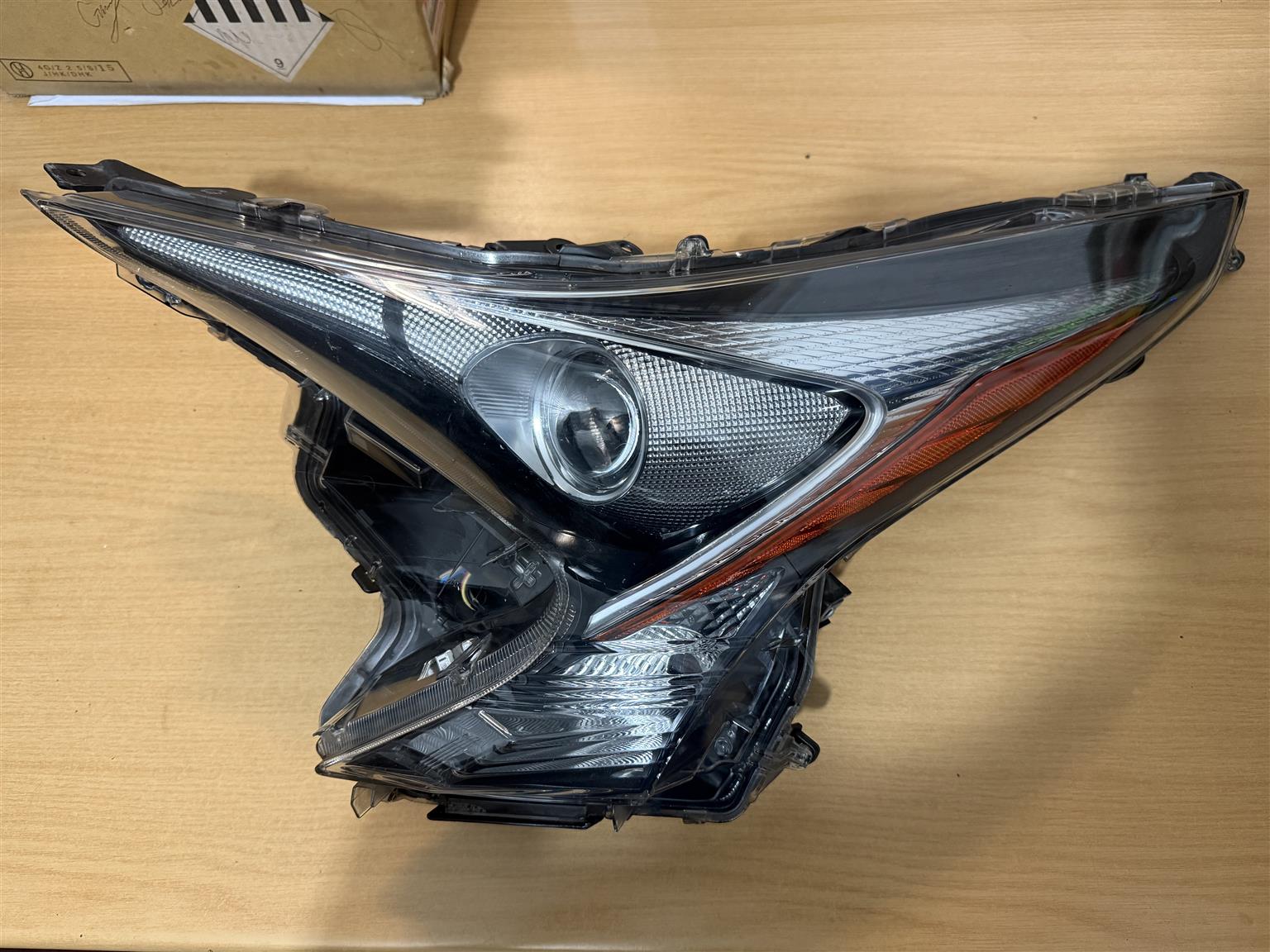 Toyota Prius Headlight - Private Seller Toyota Prius Headlight - Private Seller