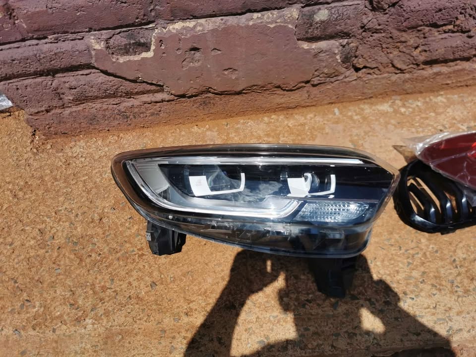 Renault kadjar right headlight - Private Seller Renault kadjar right headlight - Private Seller