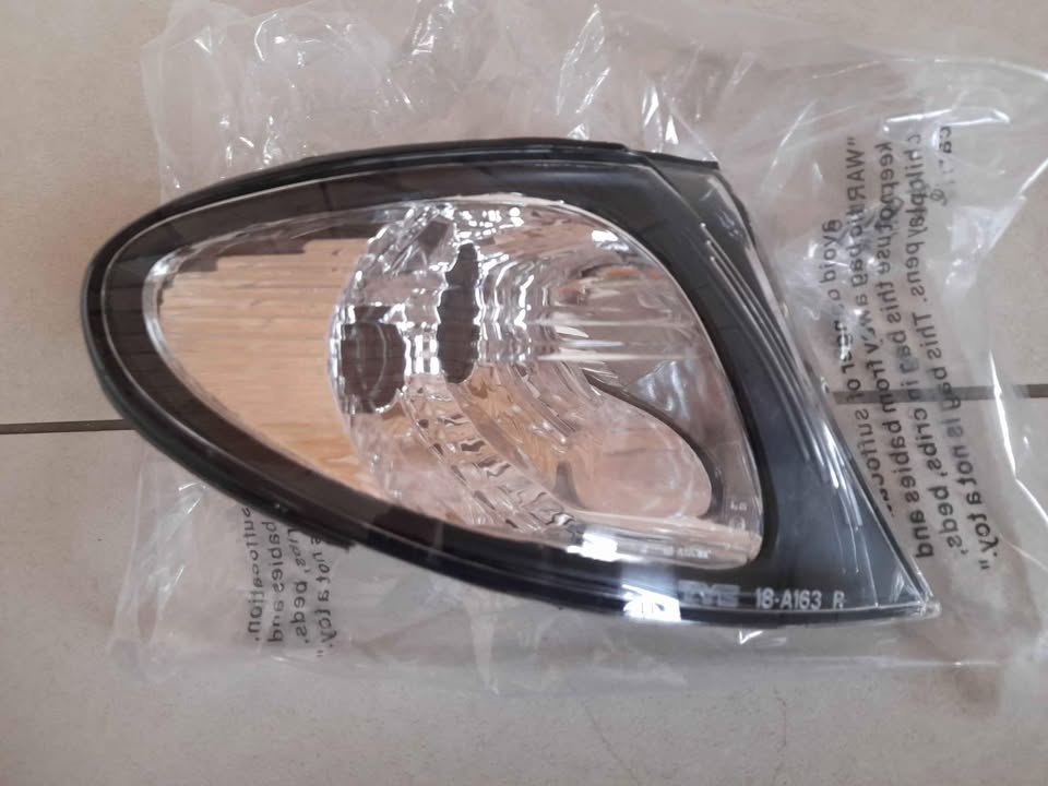 BMW E46 INDIVIDUAL BRAND NEW CORNER LIGHTS PRICEEach