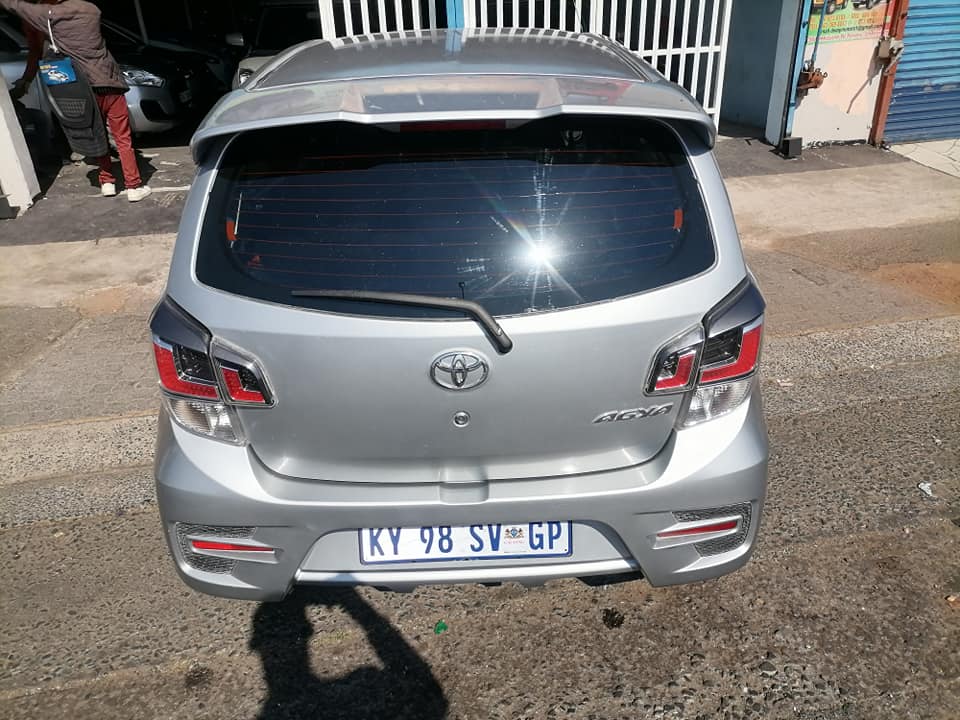 2021 Toyota Aygya 1.0 Hatchback Service book