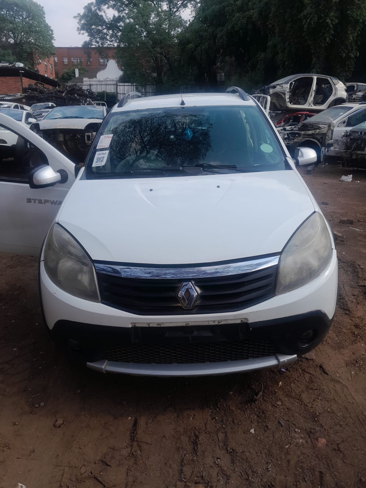 Renault Sandero 2013 Stripping - Private Seller Renault Sandero 2013 Stripping - Private Seller